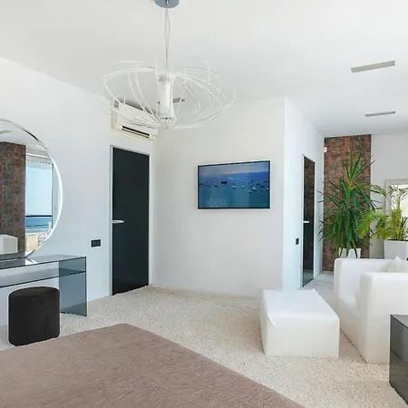 Direct Sea View Apartment Odesa